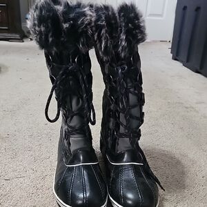 Dream Pairs Black Winter Boots with Faux Fur